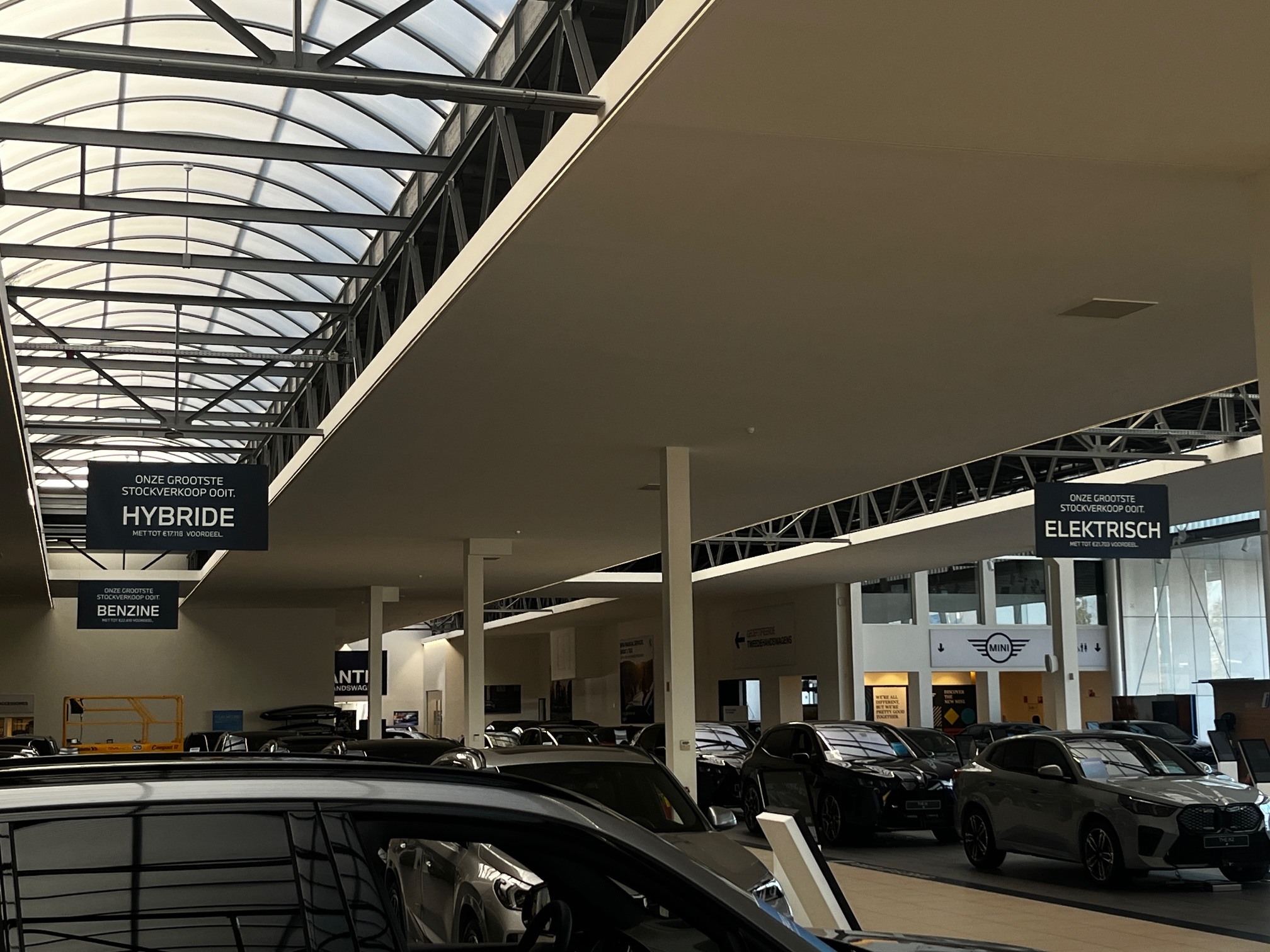                                                                         RECLAME BINNEN INDOOR WAYFINDING
                                                                     